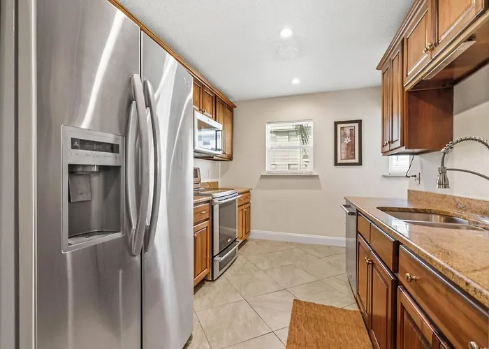 Charming On Indian Shore * Clearwater Beach